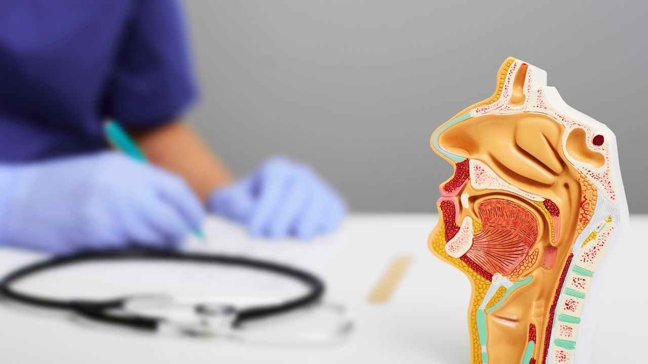 La laringectomía es un tratamiento efectivo contra el cáncer de laringe