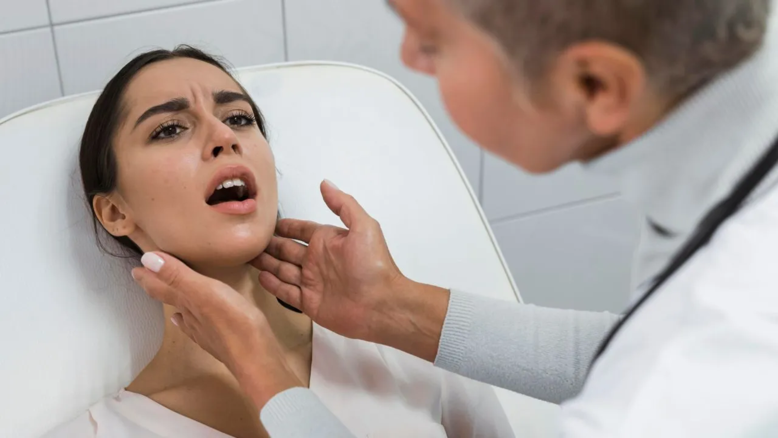 Para saber si la faringitis crónica tiene cura es necesario realizar un examen médico detallado para un diagnóstico preciso de las causas tras la inflamación persistente