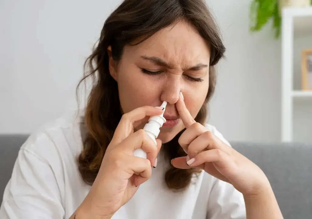 Cuando los corticoides nasales no funcionan, la inmunoterapia, los medicamentos biológicos o la cirugía pueden servir para curar la rinitis crónica