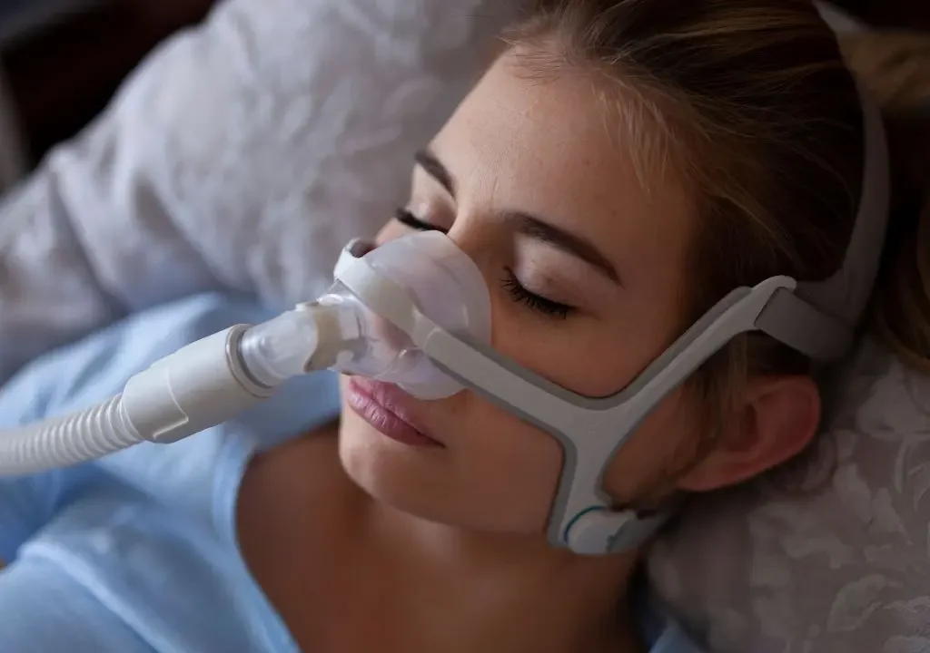 Los pacientes que no consiguen mejorar la apnea del sueño con máquinas CPAP pueden recurrir a una operación para dejar de roncar