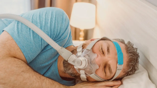 El tratamiento de la apnea del sueño es esencial para evitar consecuencias como hipertensión o infarto de mioca