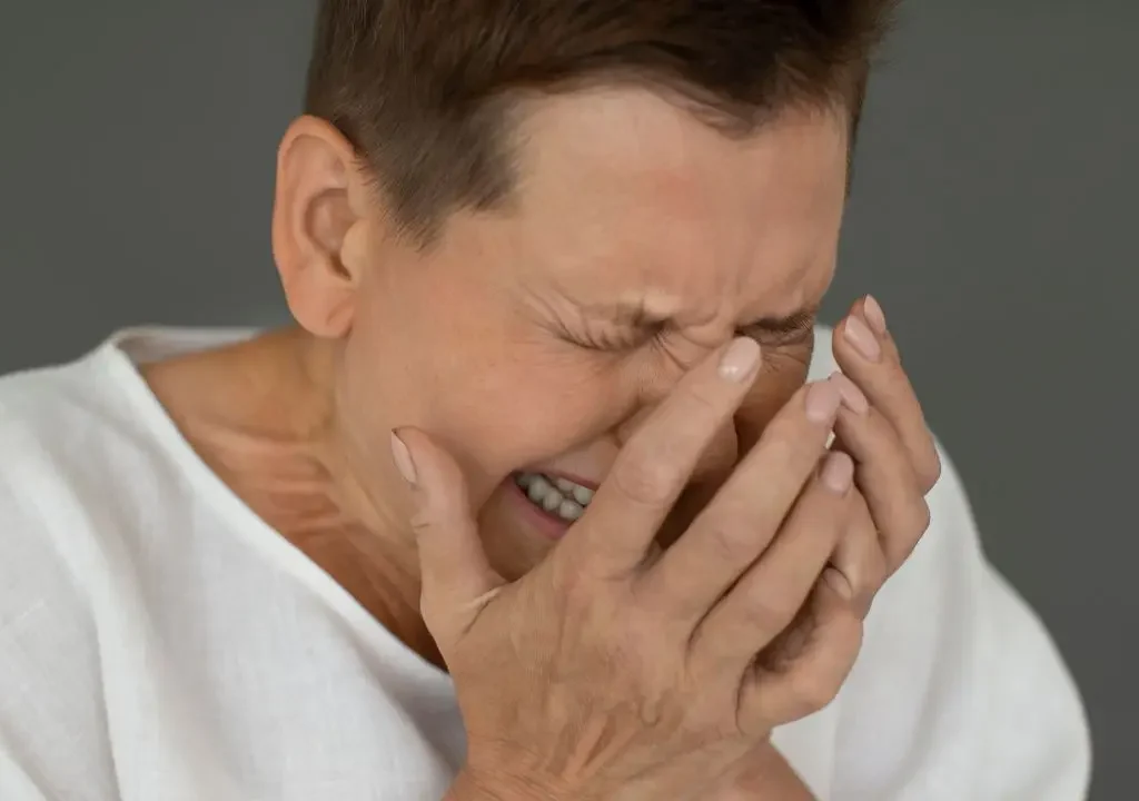 Las manifestaciones de la sinusitis crónica no son simples molestias pasajeras: son señales de una enfermedad