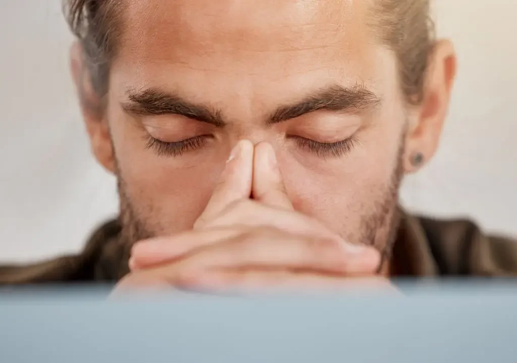 Si alguien dice de forma recurrente que «se me tapona la nariz al acostarme» debe acudir al otorrino