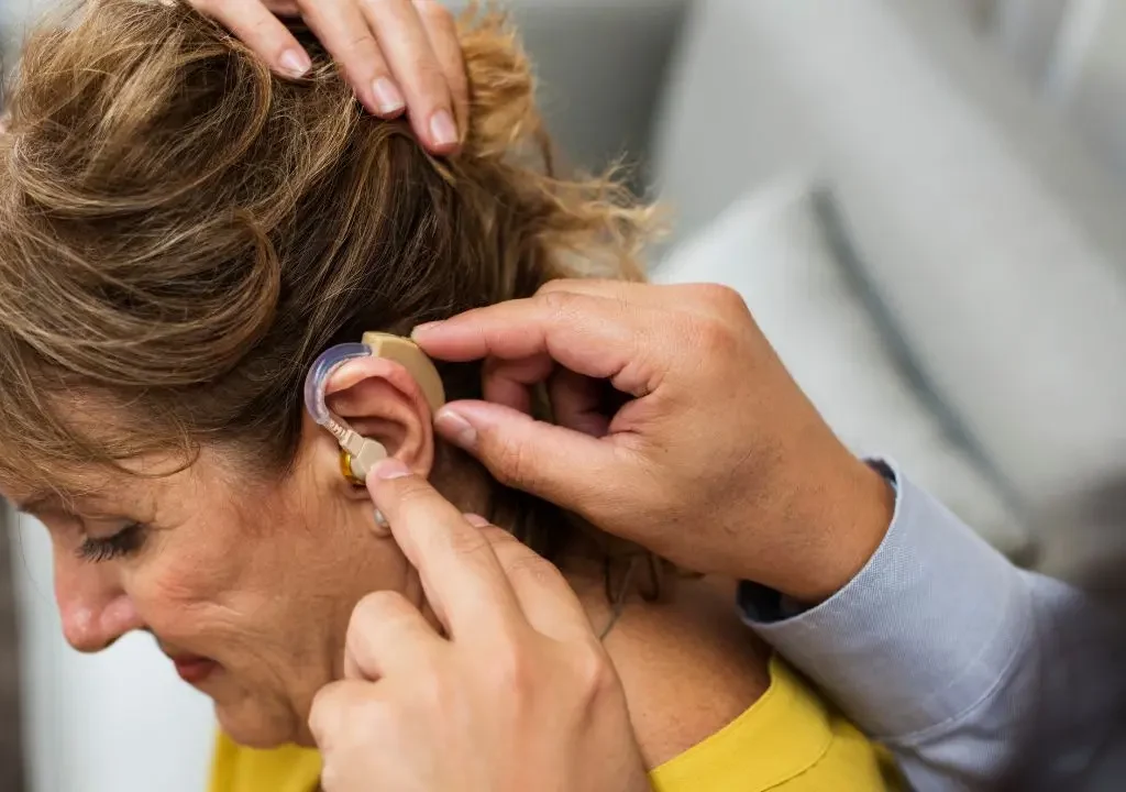 La pérdida de audición paulatina puede tener diversos tratamientos